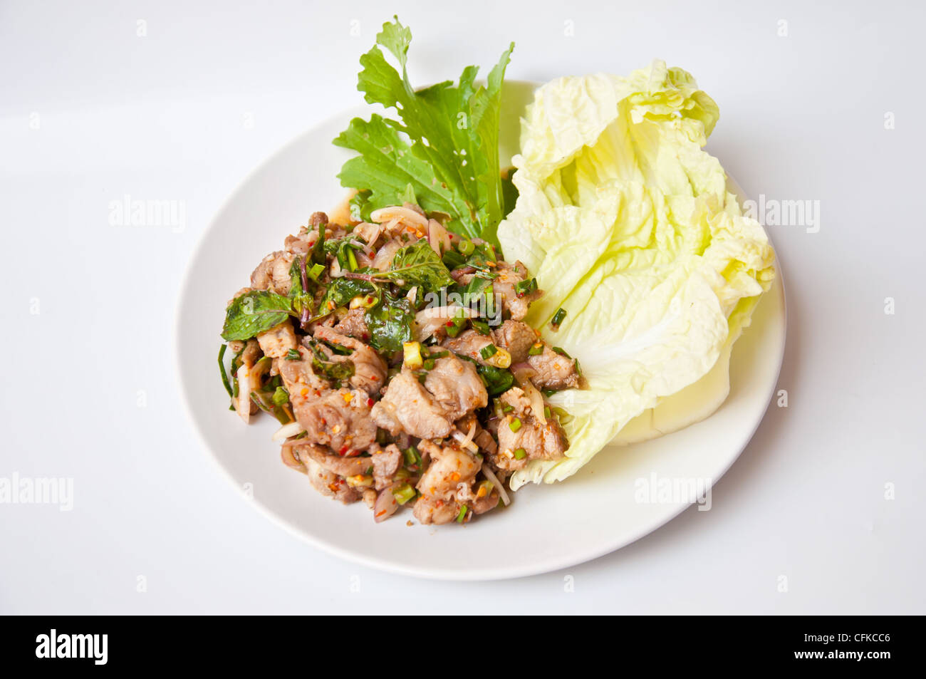 Delizioso cibo tailandese chiamata NAMTOK MOO Foto Stock