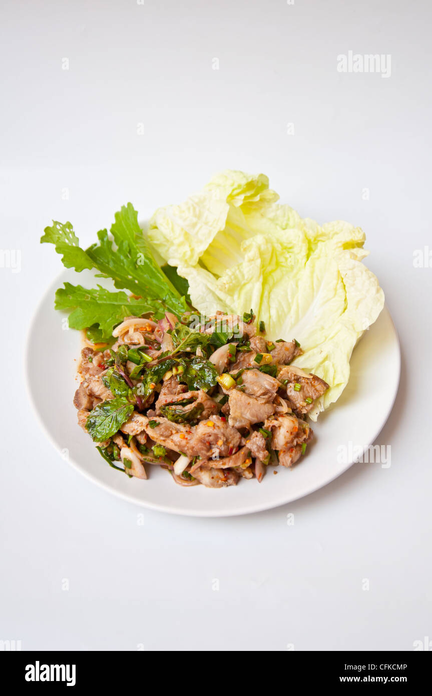 Delizioso cibo tailandese chiamata NAMTOK MOO Foto Stock
