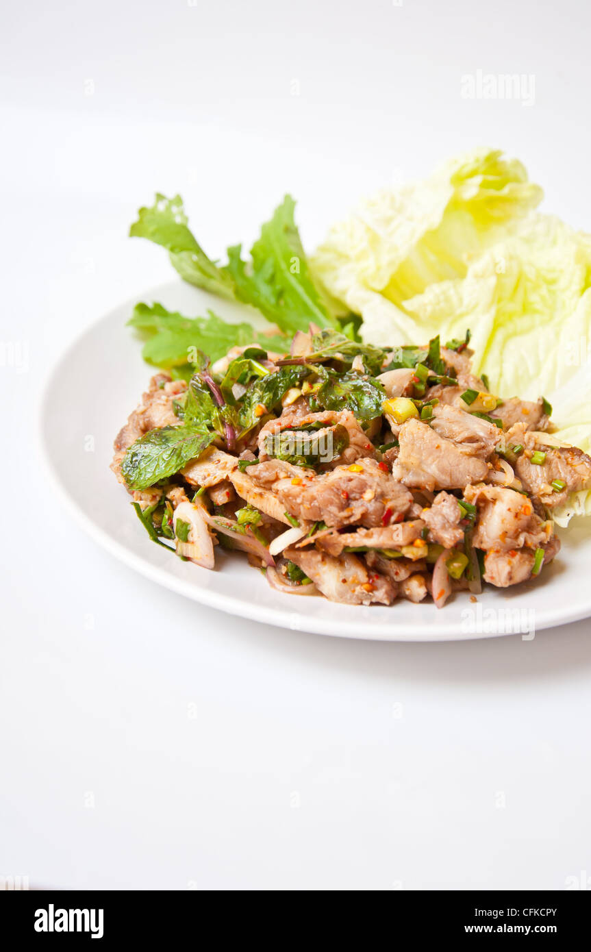 Delizioso cibo tailandese chiamata NAMTOK MOO Foto Stock