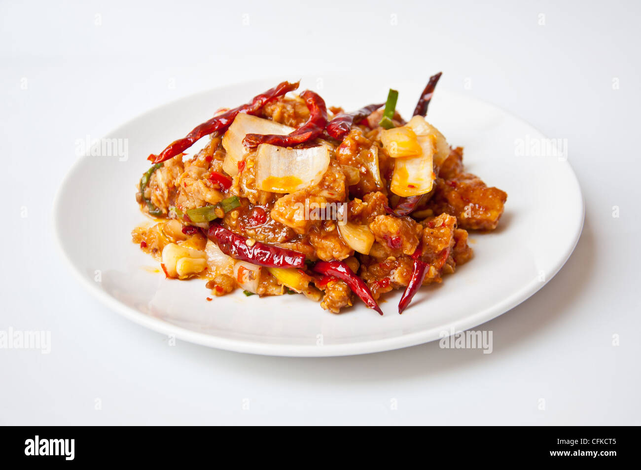 Delizioso cibo tailandese chiamata PUD KAI NAMPRIK PAO Foto Stock