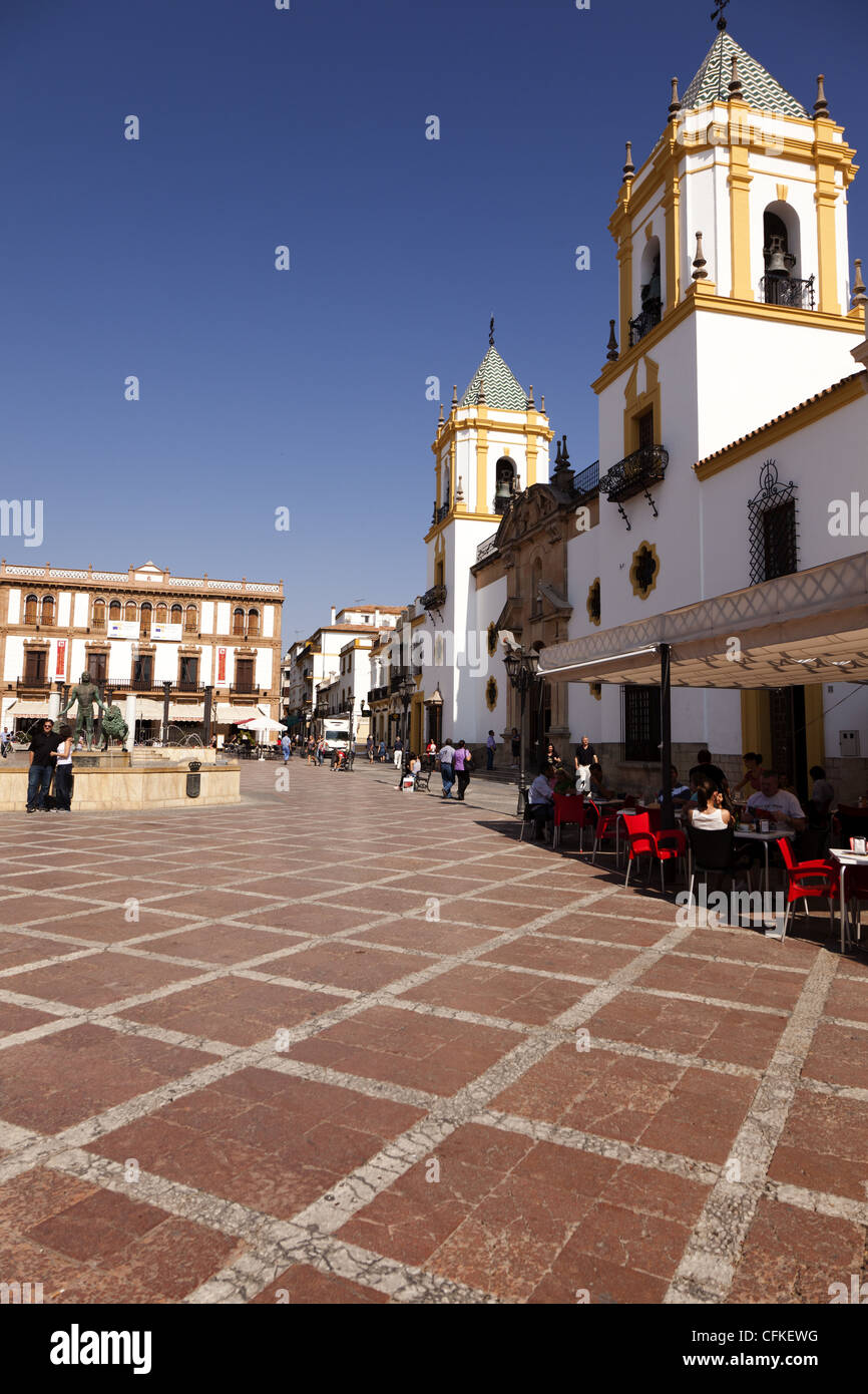 Il Socorro Plaza e la chiesa parrocchiale di Ronda Spagna meridionale Foto Stock