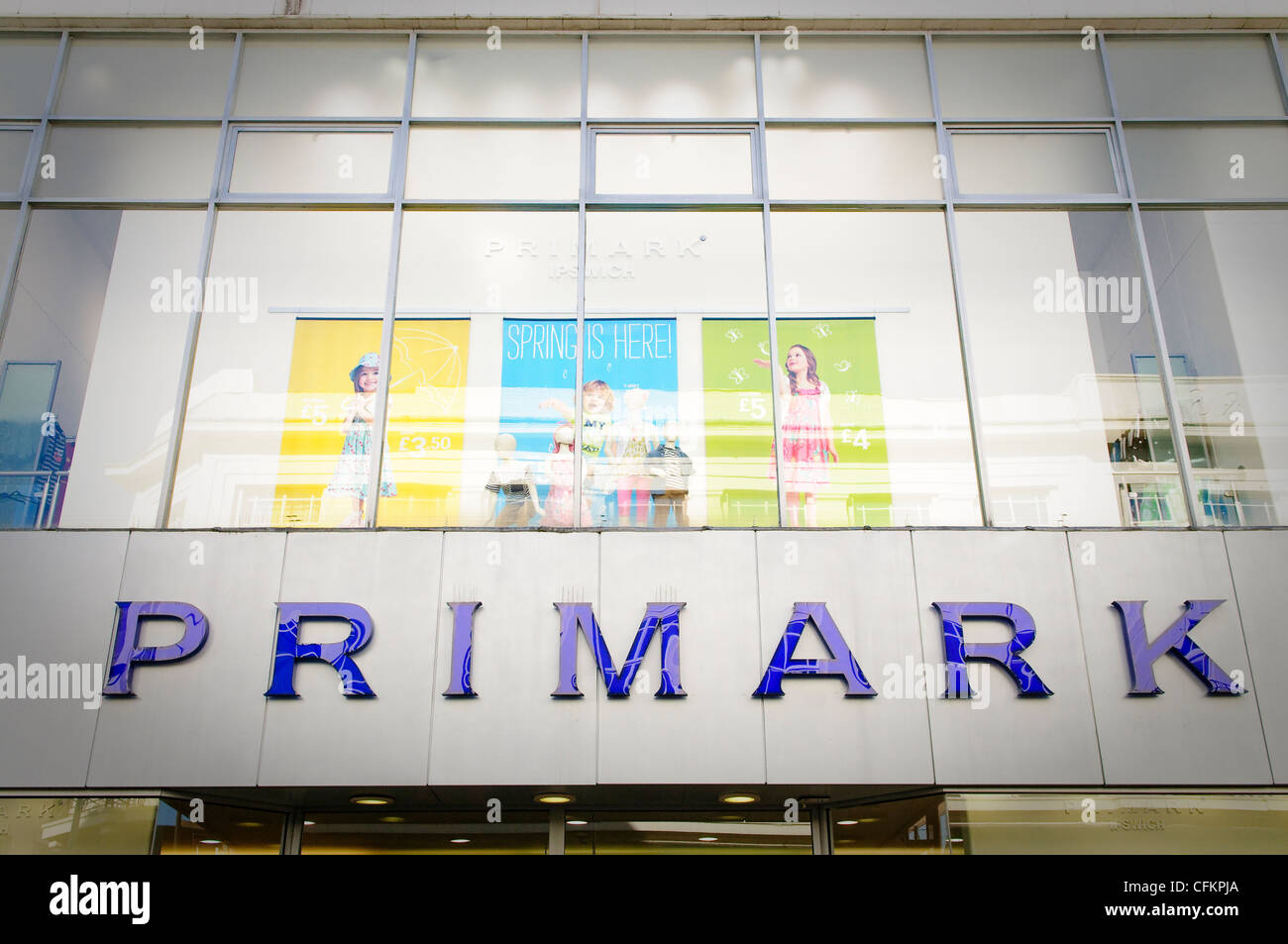 Primark negozio finestra Ipswich, Suffolk, Regno Unito. Foto Stock