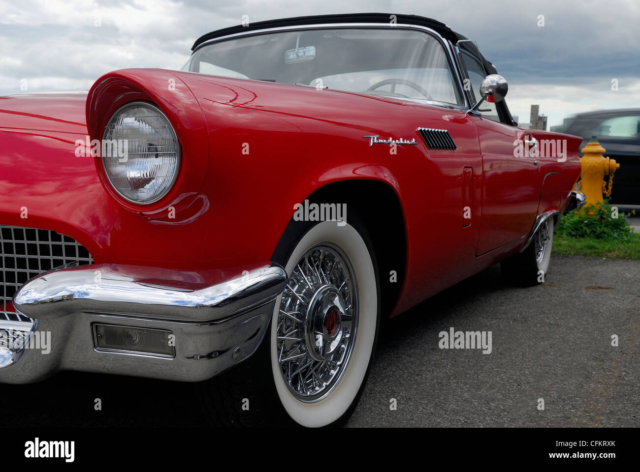 Red 1957 Ford Thunderbird convertibile toronto Foto Stock