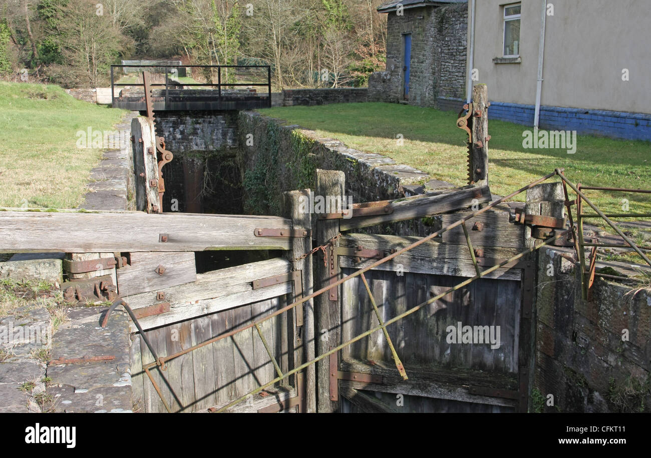 Bloccare i cancelli a Aberdulais Foto Stock