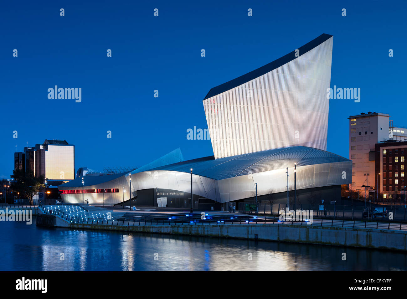 L'Imperial War Museum North situato vicino a Salford Quays / Media City vicino al Manchester Ship Canal. Foto Stock