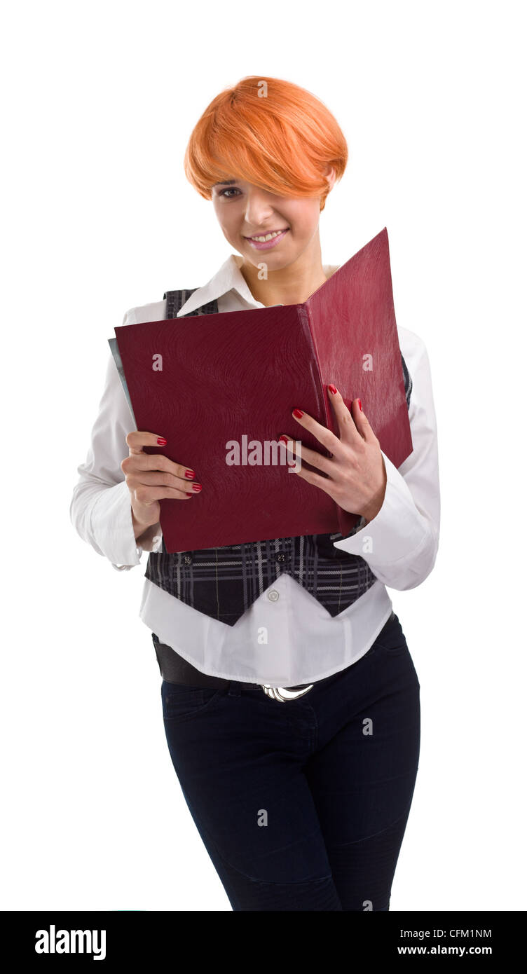Femmina studente universitario sorridente e trasportare notebook - isolato su uno sfondo bianco Foto Stock