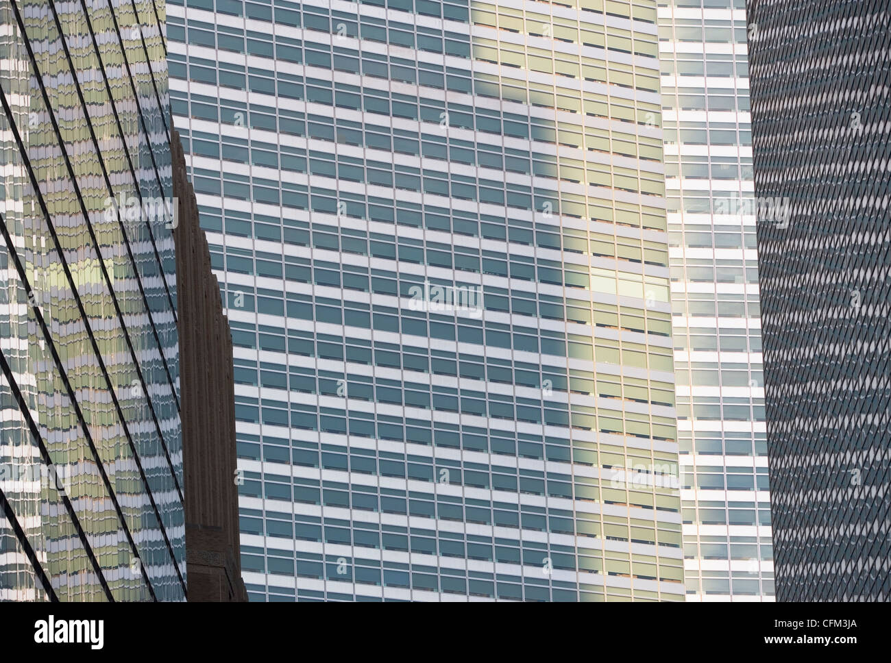 Stati Uniti d'America, nello Stato di New York, New York City, shadow riflessione grattacielo in costruzione Foto Stock