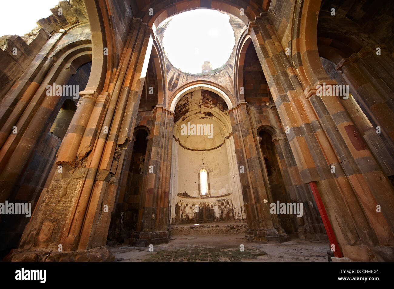 Interno del Surp Asdvadzadzin Cattedrale (Chiesa della Santa Madre di Dio), 989. Ani , Kars , Anatolia, Turchia Foto Stock