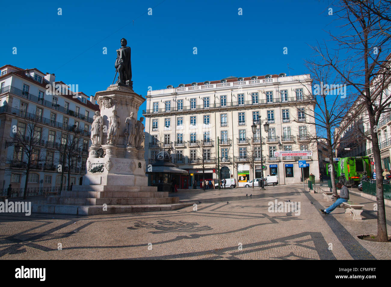 Praça Luis de Camoes square quartiere Chiado centrale di Lisbona Portogallo Europa Foto Stock