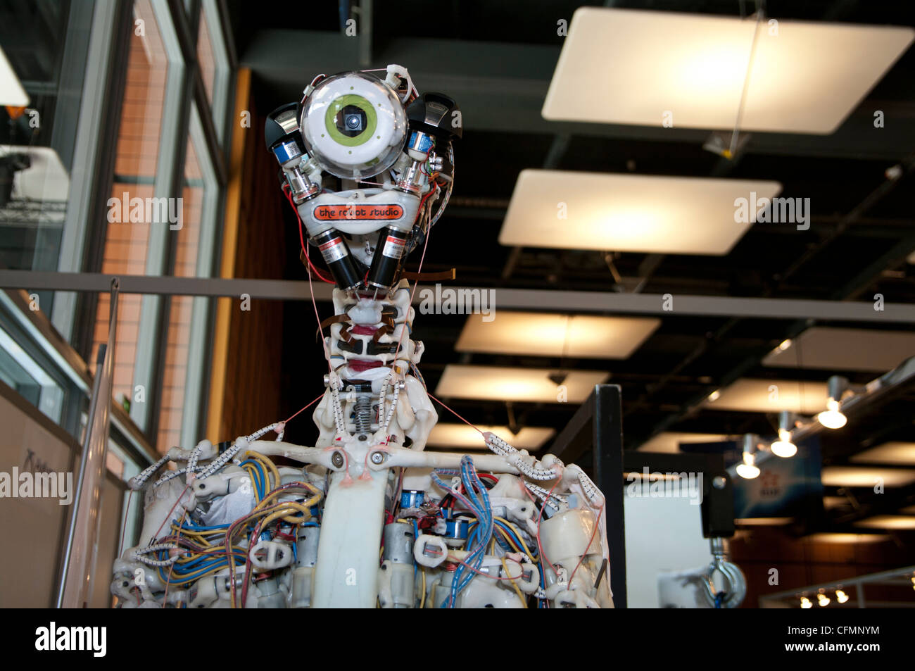 Cronos "" anthropomimetic robot da Robot Studio società INNOROBO,  Internazionale e il vertice europeo di robotica Foto stock - Alamy