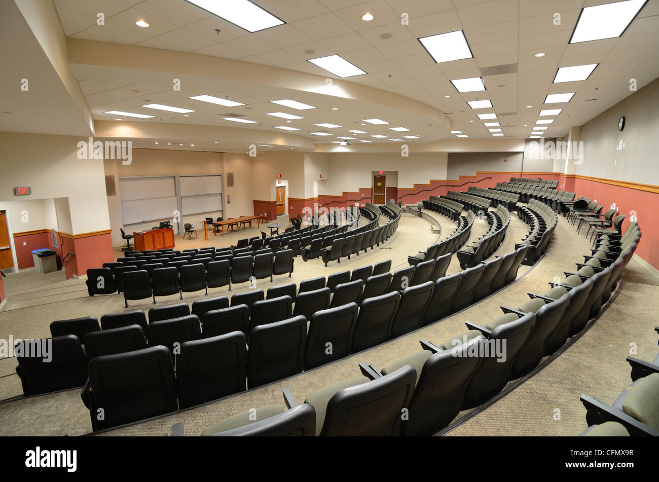 Interno di un college lecture hall Foto Stock