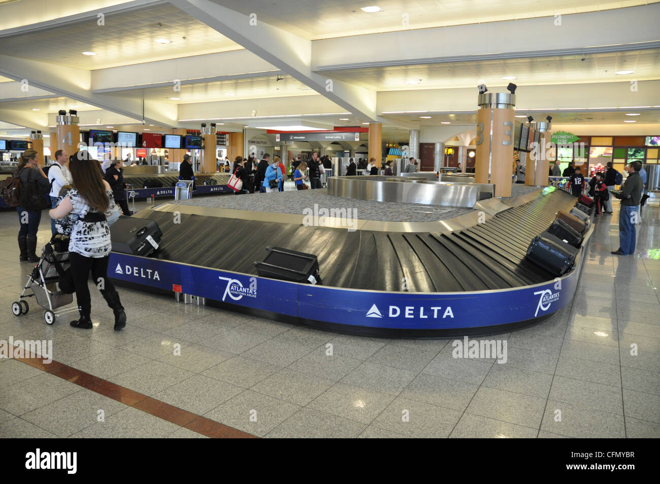 Il reclamo bagagli ad Atlanta Hartsfield Jackson Airport. Foto Stock
