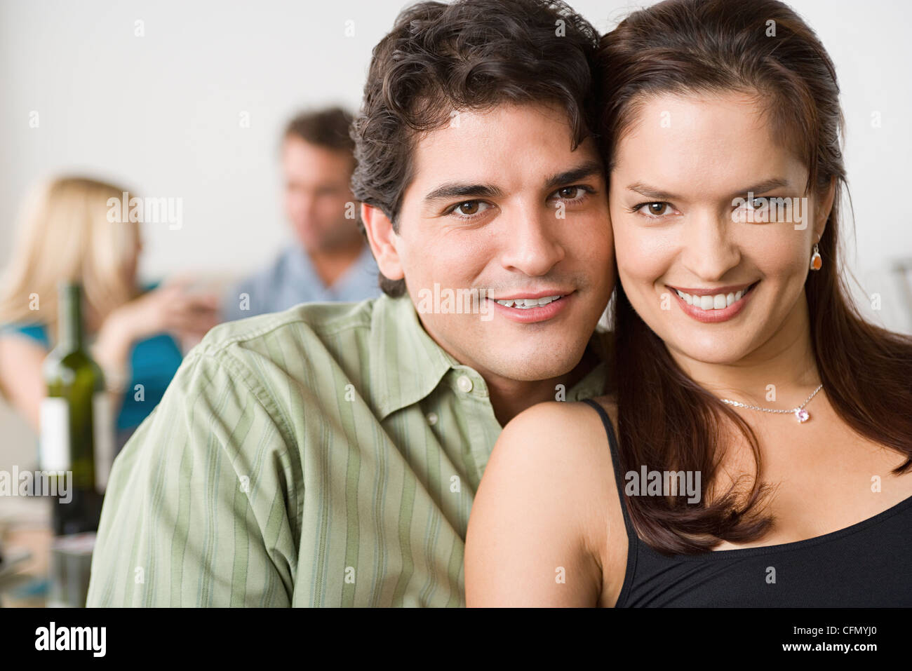 Stati Uniti, California, Los Angeles, coppie a casa party Foto Stock