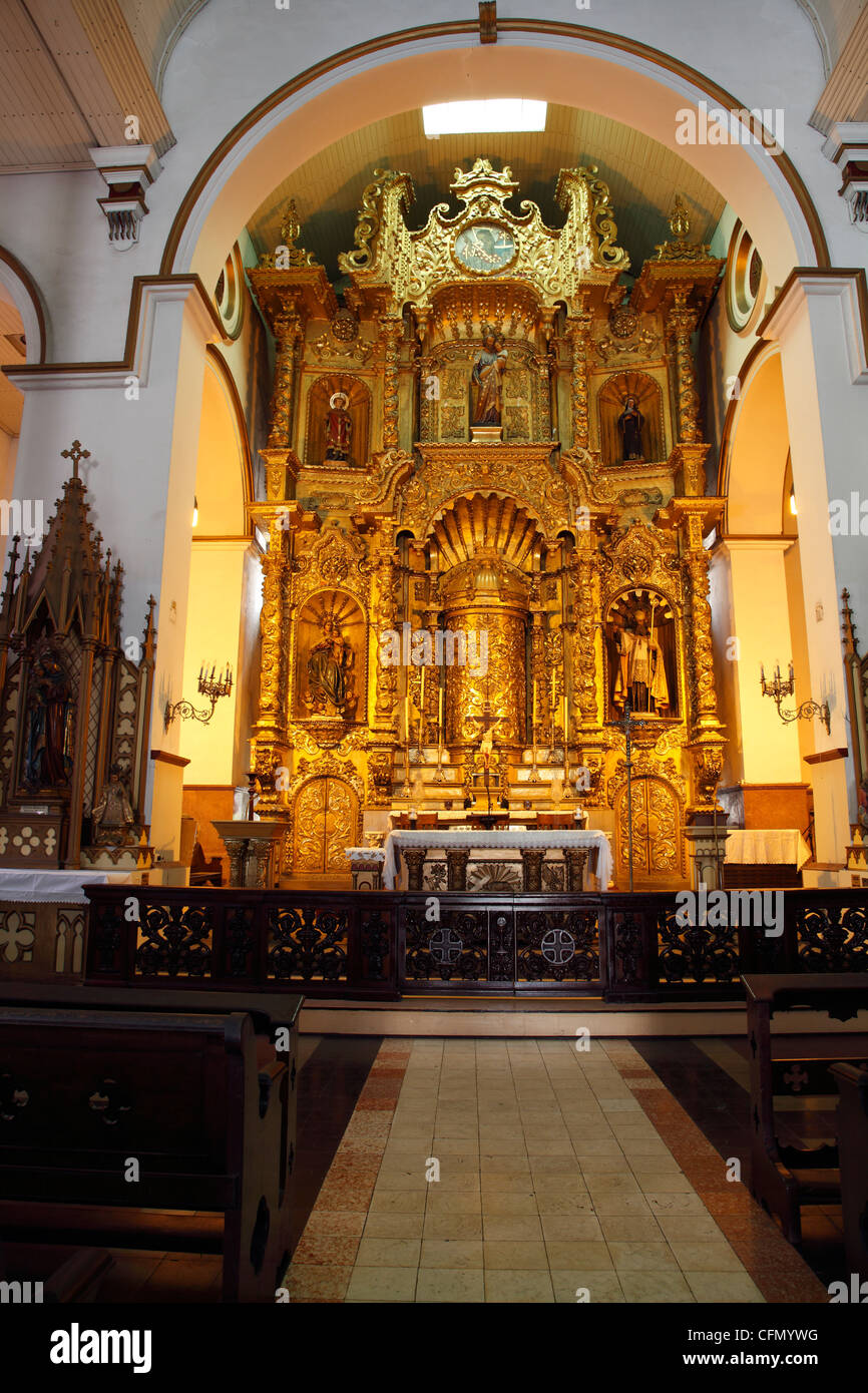 Il famoso Golden Alter nella chiesa di San Jose, Casco Viejo, Panama City Foto Stock
