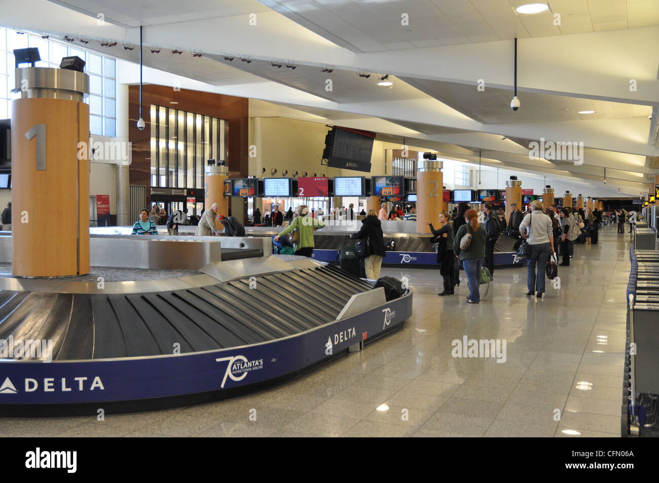 Il reclamo bagagli ad Atlanta International Airport. Foto Stock