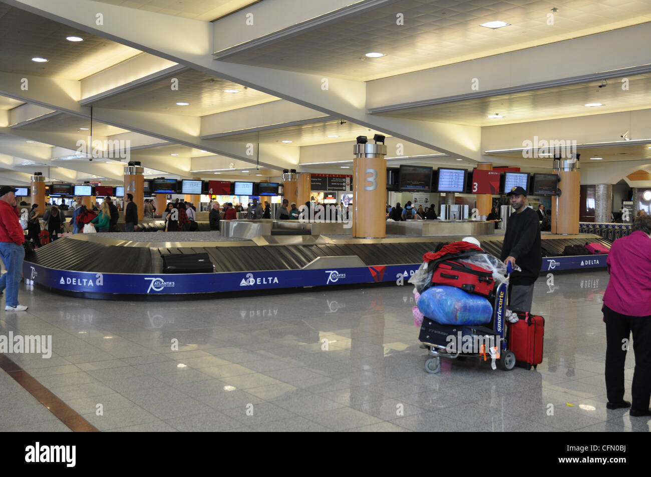 Il reclamo bagagli ad Atlanta Hartsfield Jackson Airport. Foto Stock