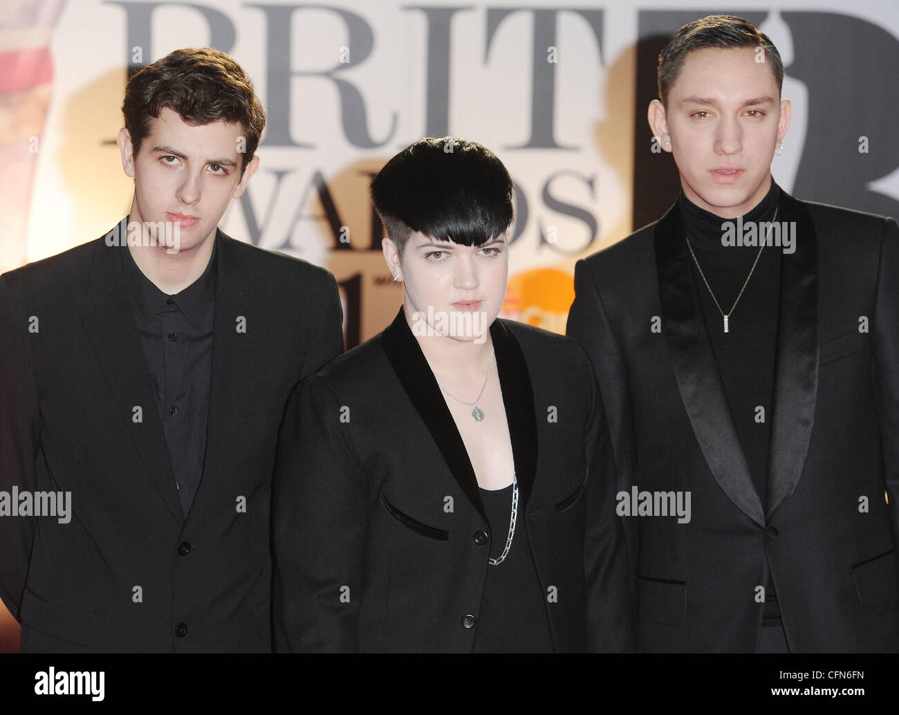 Romy Madley Croft, Jamie Smith e Oliver Sim del XX, il Brit Awards 2011 all'Arena O2 arrivi - Londra, Inghilterra - 15.02.11 Foto Stock