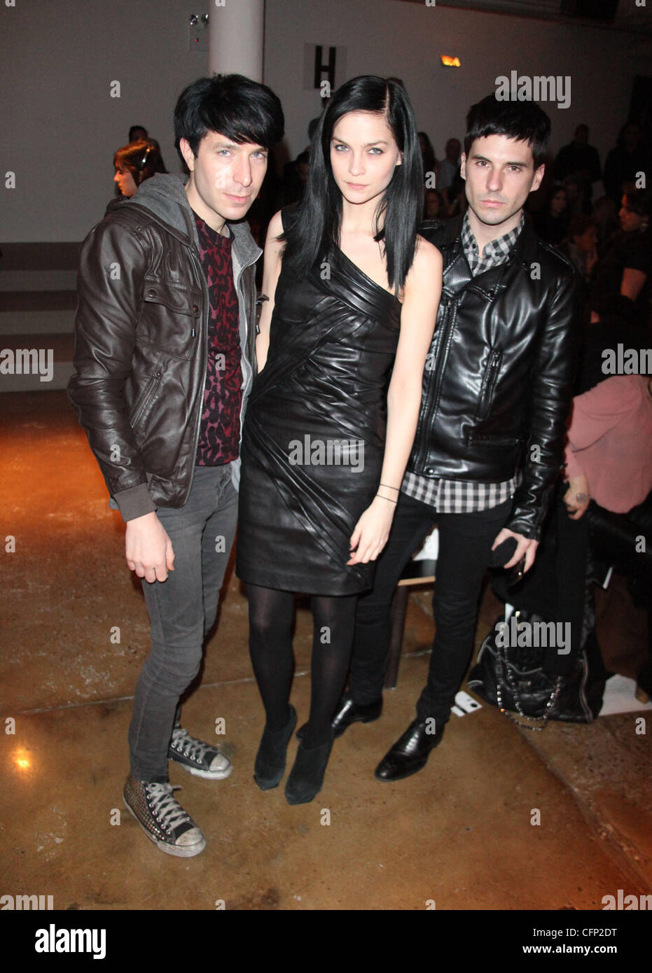 Greg Krelenstein, Leigh Lezark, Geordon Nicol Mercedes-Benz IMG la settimana della moda di New York Autunno 2011 - Kevork Kiledjian - fila anteriore di New York City, Stati Uniti d'America - 14.02.11 Foto Stock