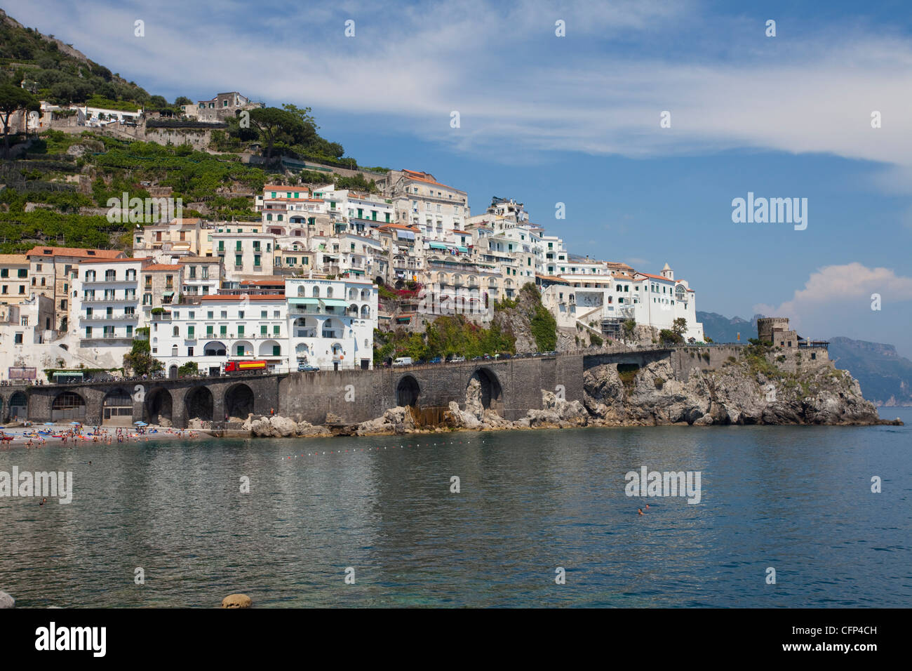 Il villaggio di Amalfi Costiera Amalfitana, sito Patrimonio Mondiale dell'Unesco, Campania, Italia, mare Mediterraneo, Europa Foto Stock