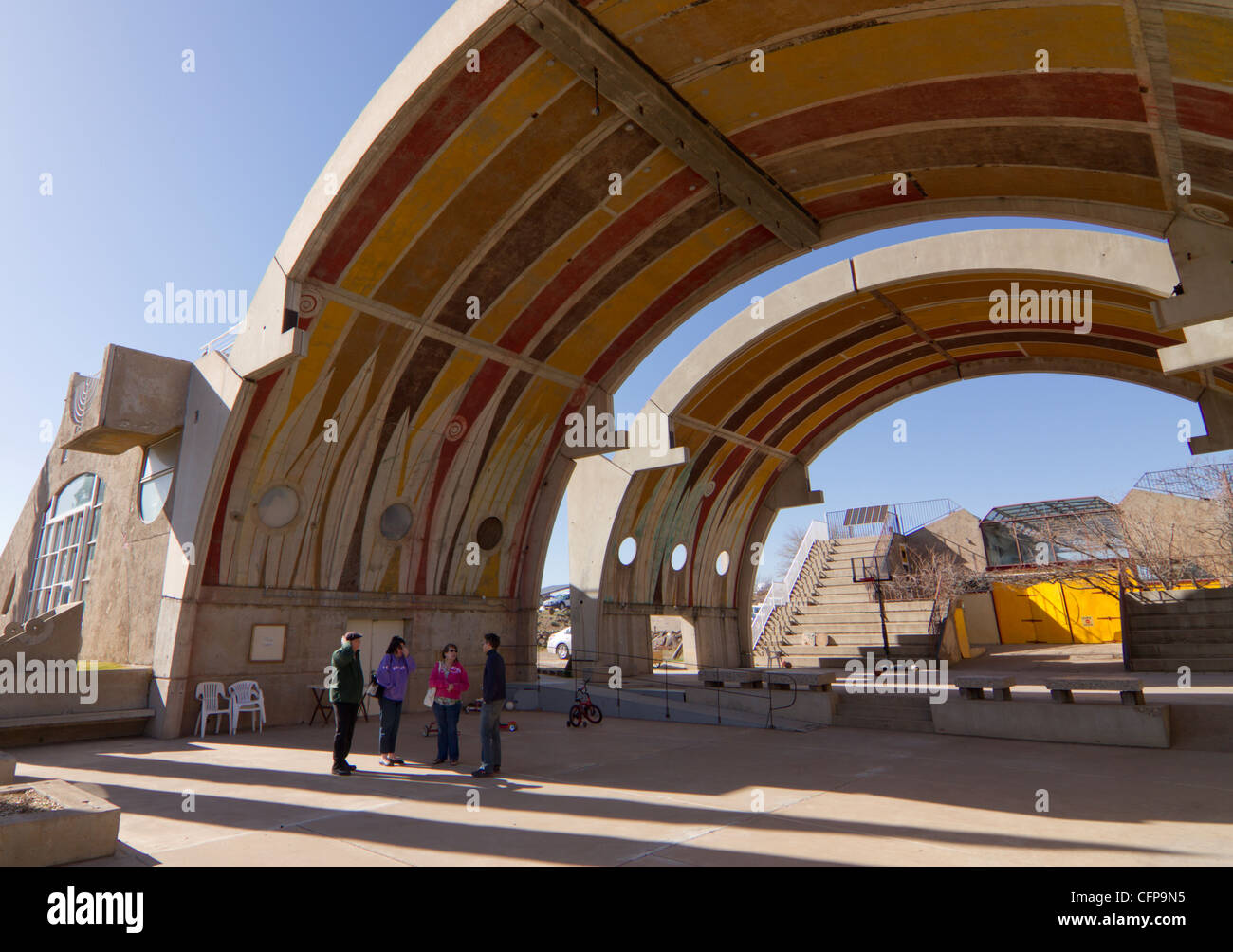 Arcosanti, una città sperimentale nel deserto dell'Arizona, costruita a incarnare Paolo Soleri del concetto di arcology. Foto Stock