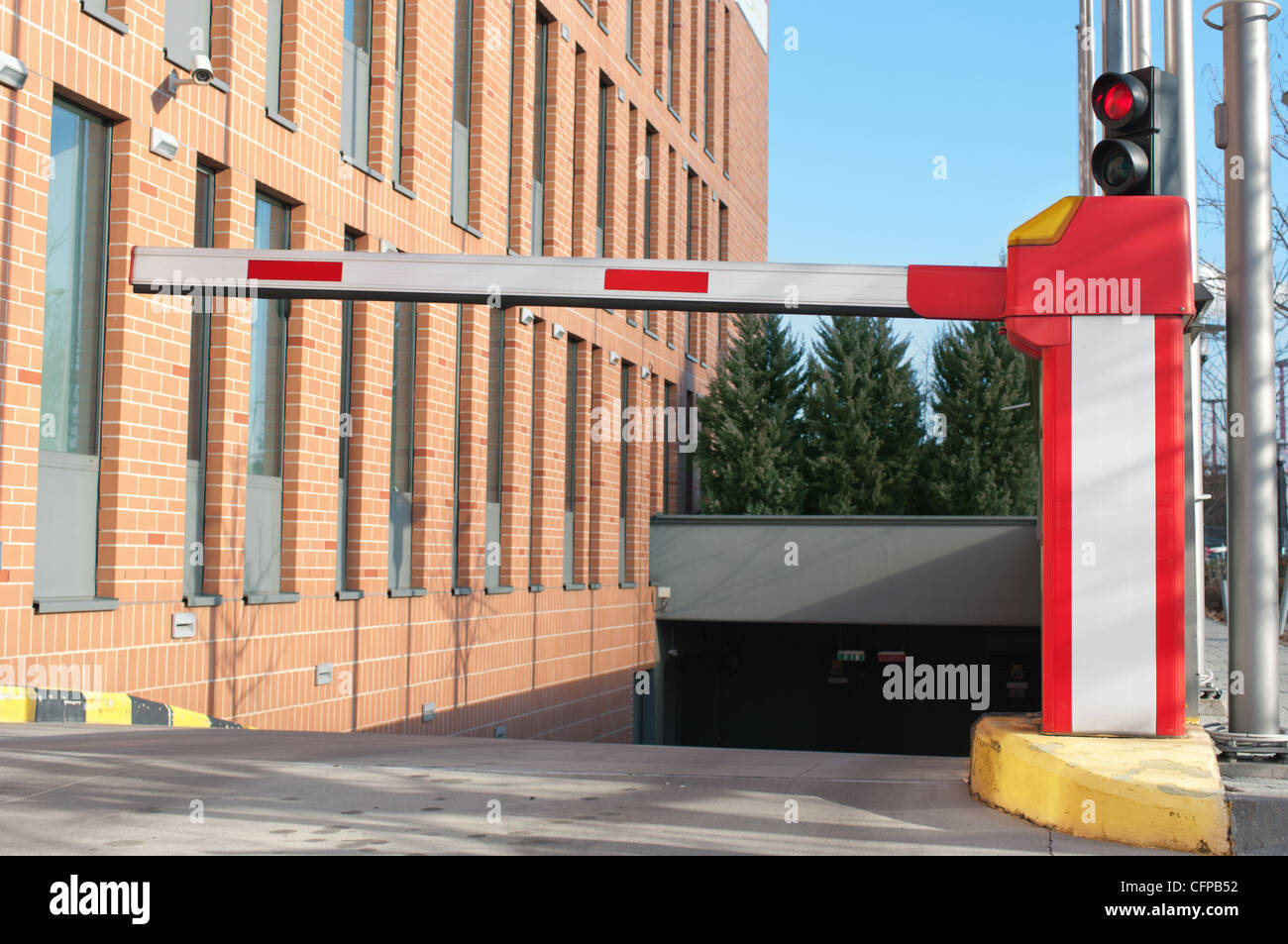 Barriera di sicurezza per il parcheggio dei veicoli Foto Stock