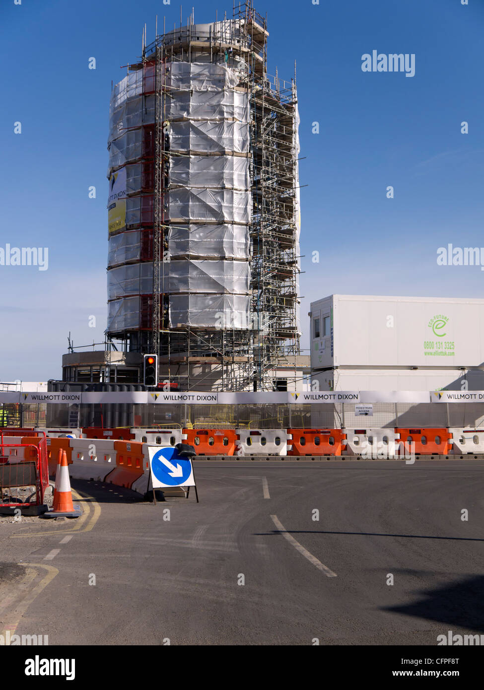 Il molo verticale una nuova attrazione sul lungomare in costruzione a Redcar Marzo 2012 in seguito denominata 'Redcar faro" Foto Stock