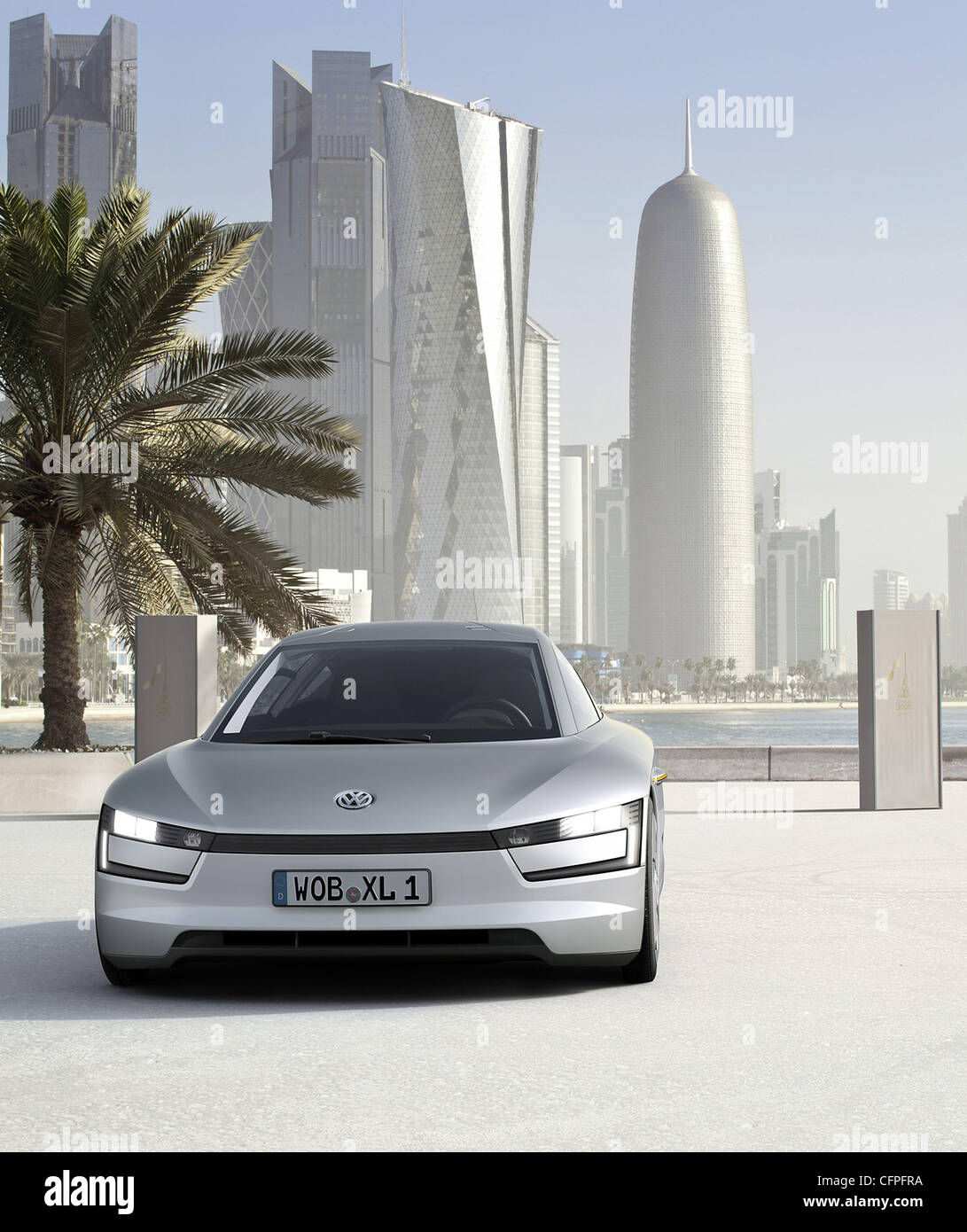 Volkswagen XL1 super efficiente veicolo Volkswagen ha rivelato l'XL1 alta economia concetto diesel auto - un 313mpg VW che stabilisce un nuovo record per il risparmio di carburante. Il verde VW XL1 super efficiente veicolo è così efficienti in termini di consumo di carburante, emette solo 24g/km di CO2 grazie t Foto Stock