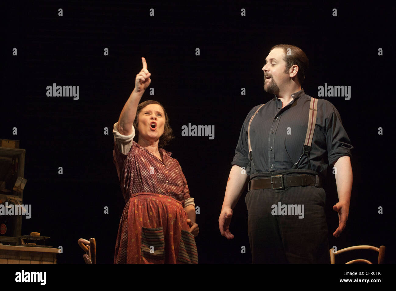 Sweeney Todd - Il barbiere demonio di Fleet Street, Adelphi Theatre, Strand, Londra interpretato da Michael Ball e Imelda Staunton Foto Stock
