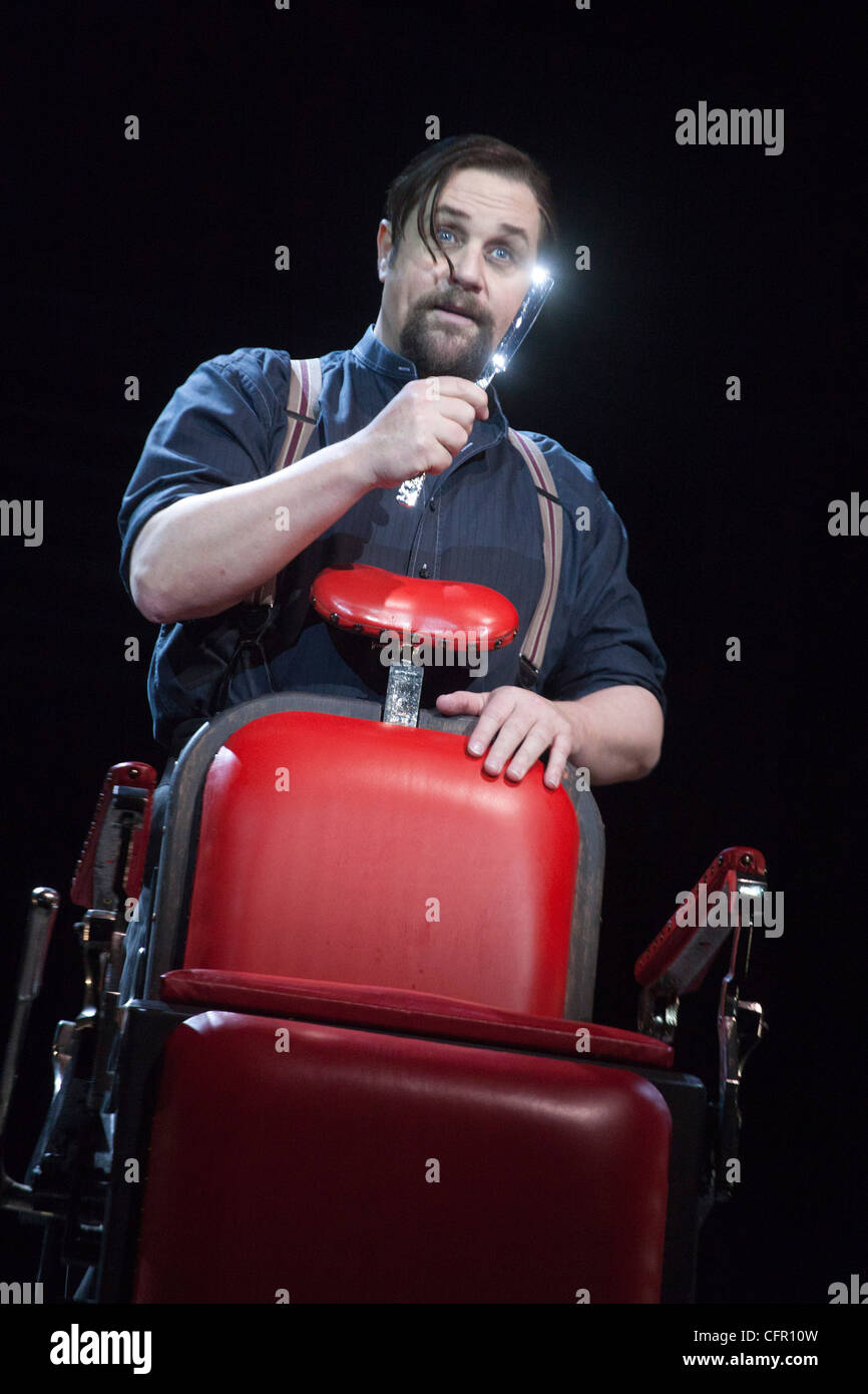 Sweeney Todd - Il barbiere demonio di Fleet Street, Adelphi Theatre, Strand, Londra interpretato da Michael Ball Foto Stock