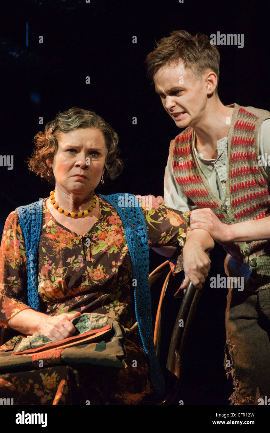 Sweeney Todd - Il barbiere demonio di Fleet Street, Adelphi Theatre, Strand, Londra, James McConville e Imelda Staunton Foto Stock
