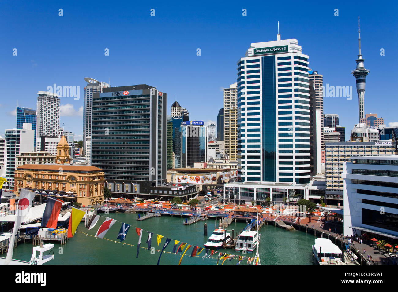 Waterfront e il quartiere centrale degli affari di Auckland, Isola del nord, Nuova Zelanda, Pacific Foto Stock