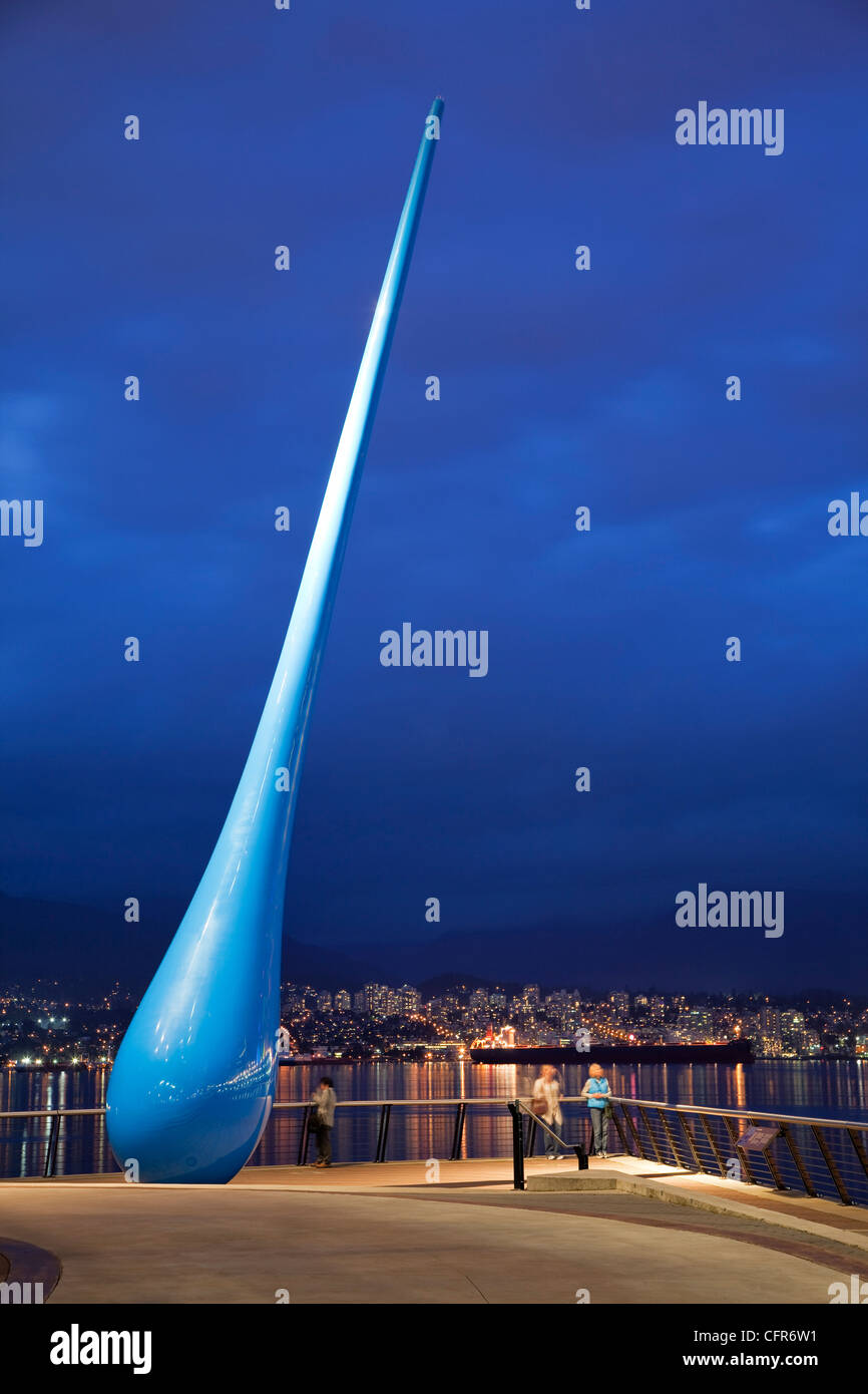 Il Raindrop scultura di notte, Vancouver, British Columbia, Canada, America del Nord Foto Stock