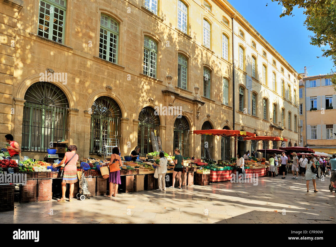Mercato di frutta e verdura, Aix-en-Provence (Bouches-du-Rhone, Provence, Francia Foto Stock