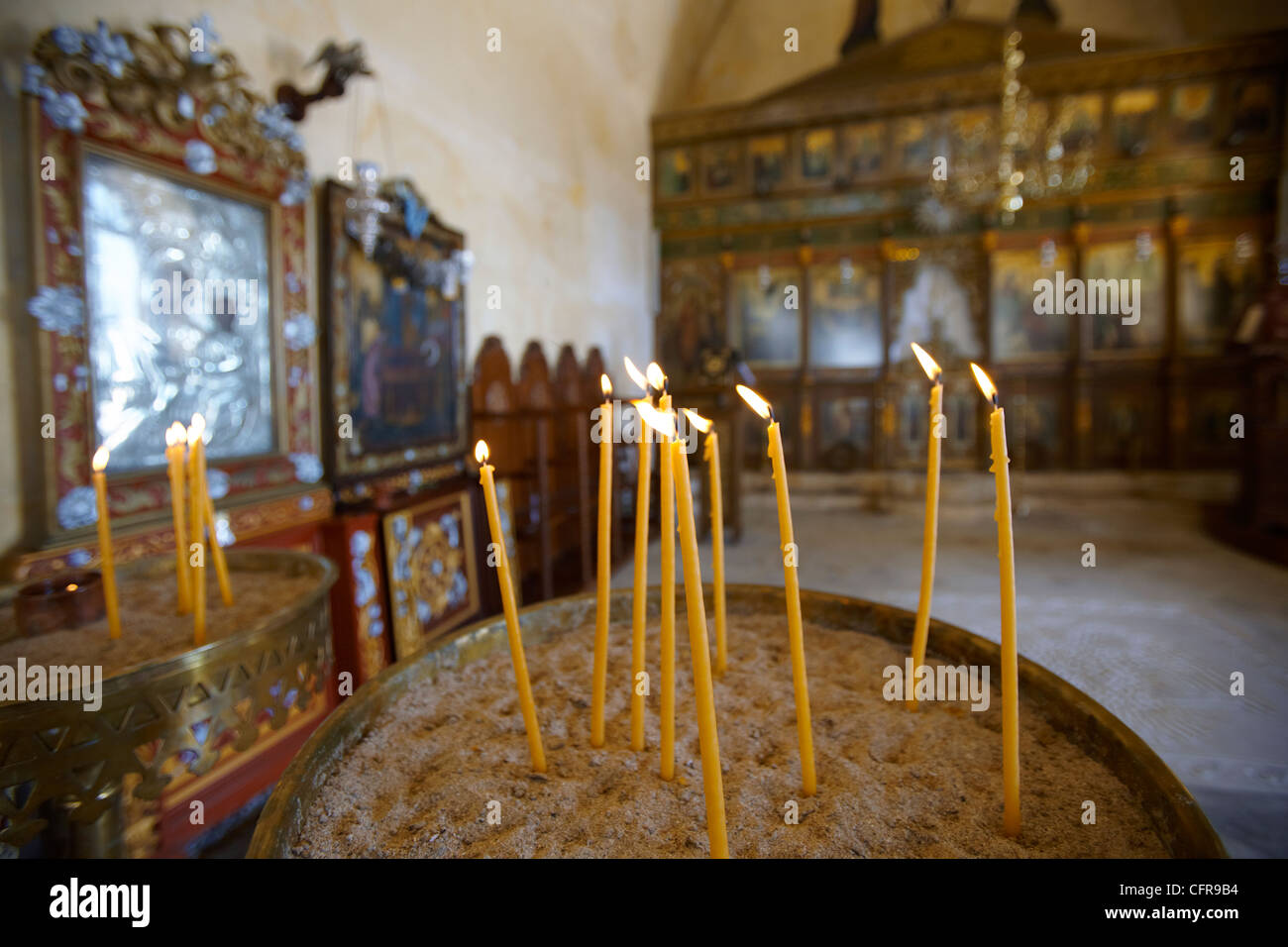Candele in chiesa ortodossa, in Grecia, in Europa Foto Stock