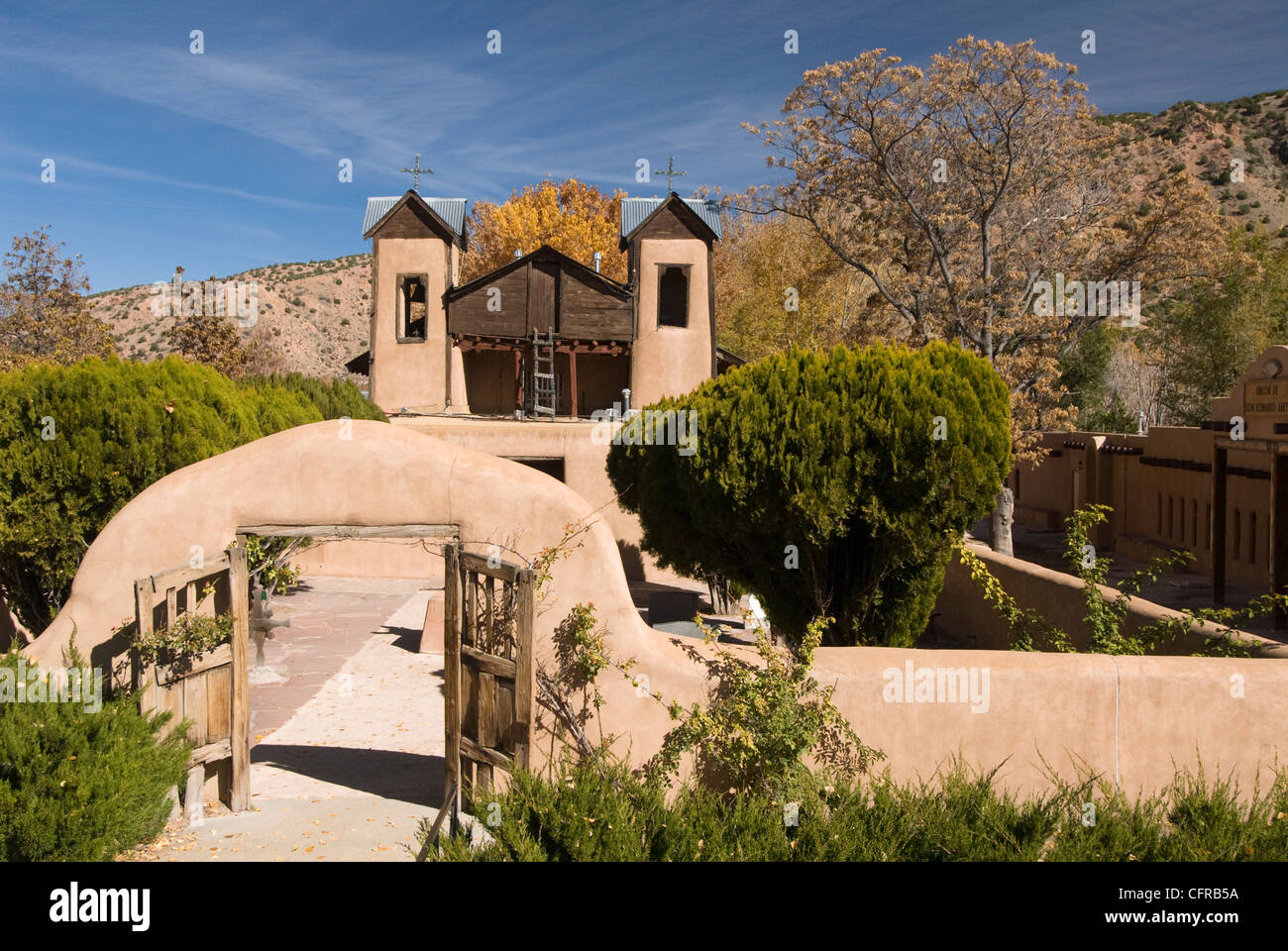 El Santuario De Chimayo, costruito nel 1816, Chimayo, Nuovo Messico, Stati Uniti d'America, America del Nord Foto Stock