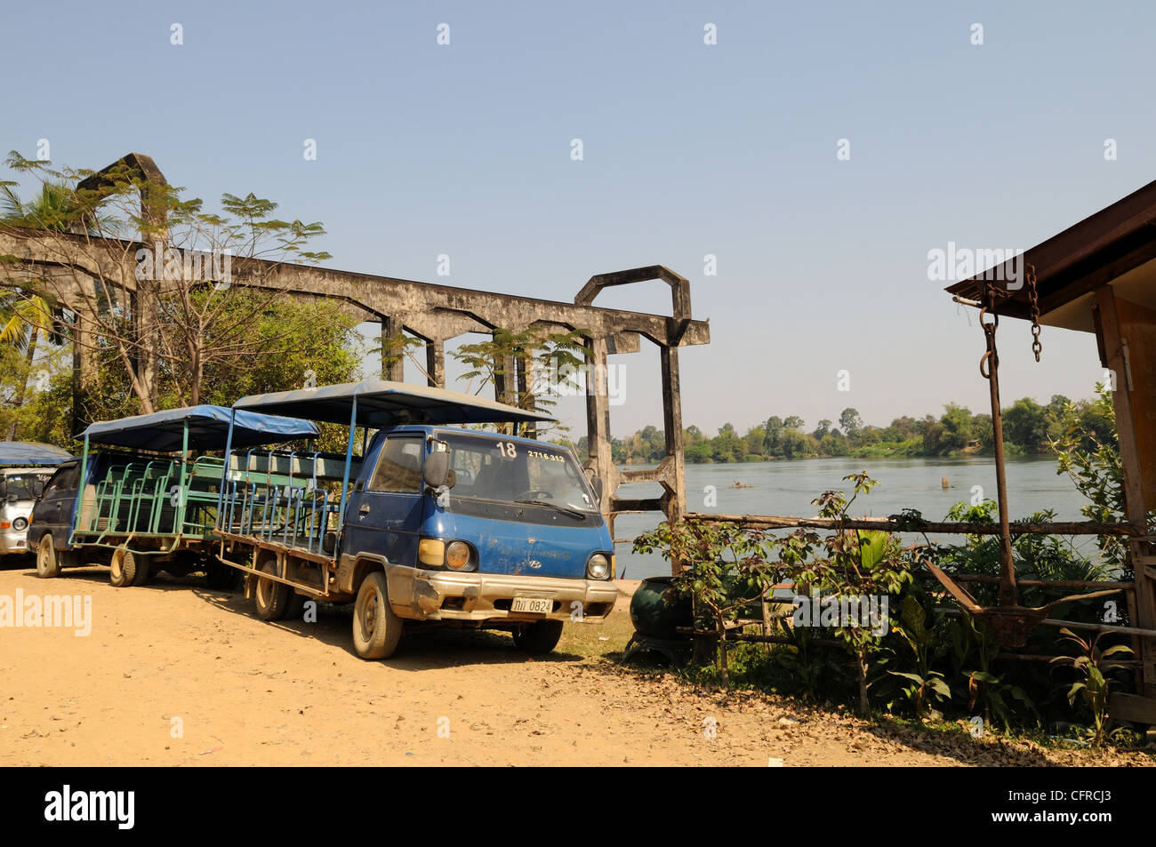Don Det Village e il porto si Phan Don sul fiume Mekong laos Foto Stock