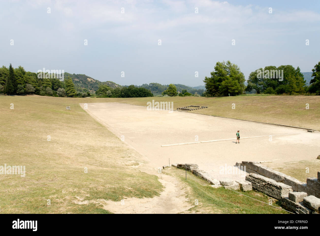 Olympia. Peloponneso. La Grecia. Vista da ovest del restaurato Stadio Olimpico. Foto Stock