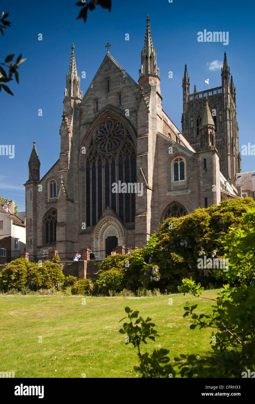 Regno Unito, Inghilterra, Worcestershire, cattedrale di Worcester dal fiume Foto Stock