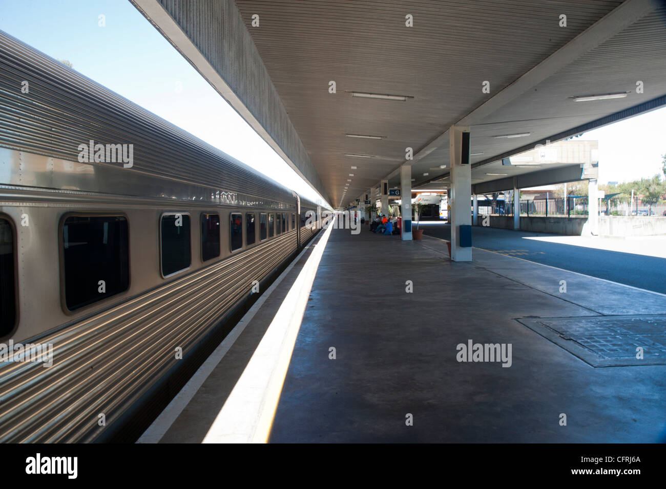 India Pacific treno fermato in Adelaide Foto Stock