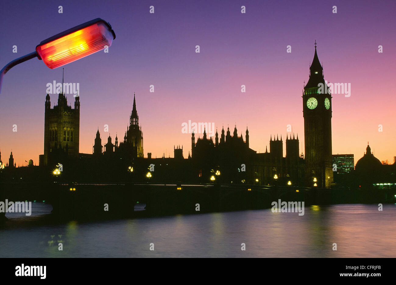 Il Big Ben e le case del Parlamento europeo a Londra al tramonto, REGNO UNITO Foto Stock
