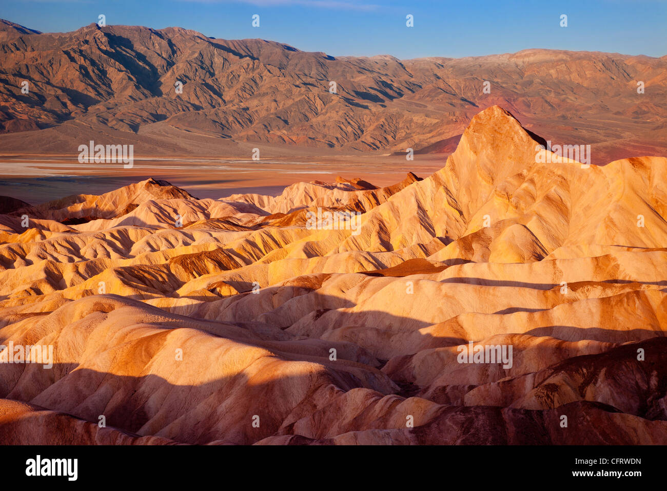 Sunrise over Manly Beacon, Death Valley, California USA Foto Stock