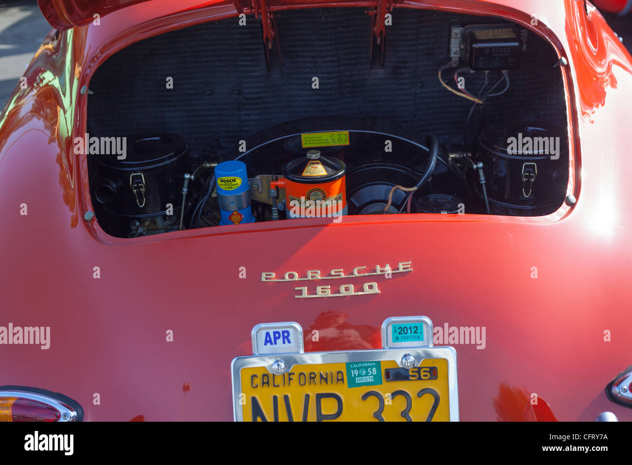 Parte posteriore di una Porsche vintage che mostra il vano motore Foto Stock