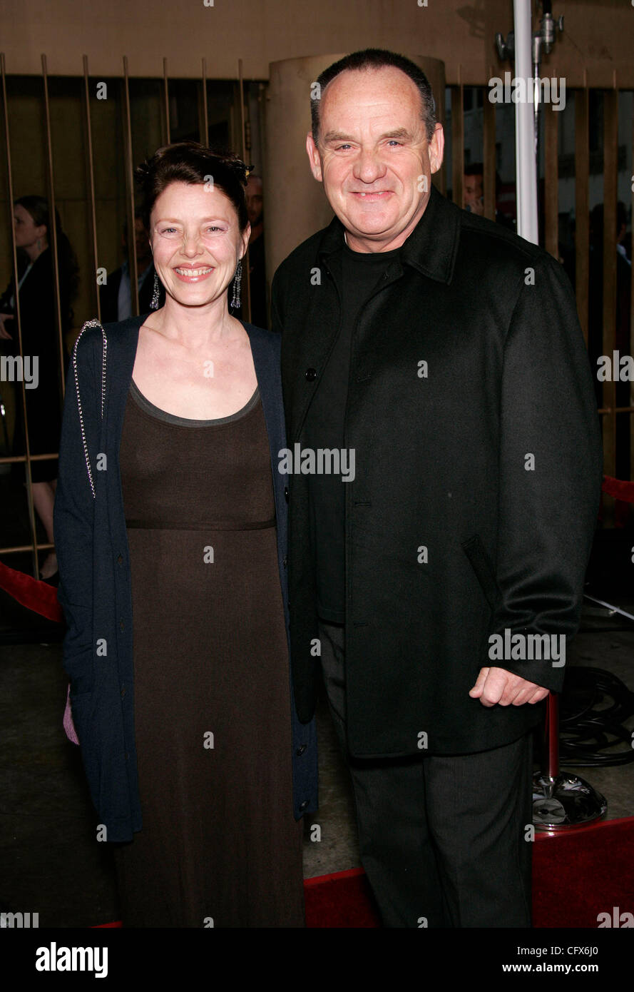 Mar 26, 2007; Hollywood, California, Stati Uniti d'America; attore PAUL GUILFOYLE & moglie Lisa a Showtime Premiere di " Tudor" tenutasi presso il teatro egiziano. Credito: Foto di Lisa O'Connor/ZUMA premere. (©) Copyright 2007 da Lisa O'Connor Foto Stock