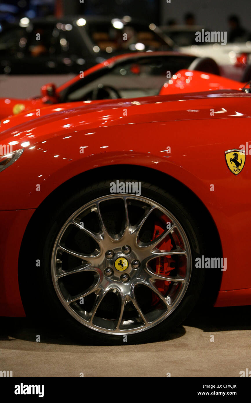 Il 2007 NYIAS è tornato per il Jacob Javits Convention Center a partire dal 6 Aprile - 15th, 2007 e ci sono alcune delle novità più automobili e camion mai visto il tutto sotto un unico tetto. Il che significa più anteprime non ufficiali, più nuovo di zecca '07 e '08 i modelli di produzione e di più veicoli concept che mai. Foto Stock