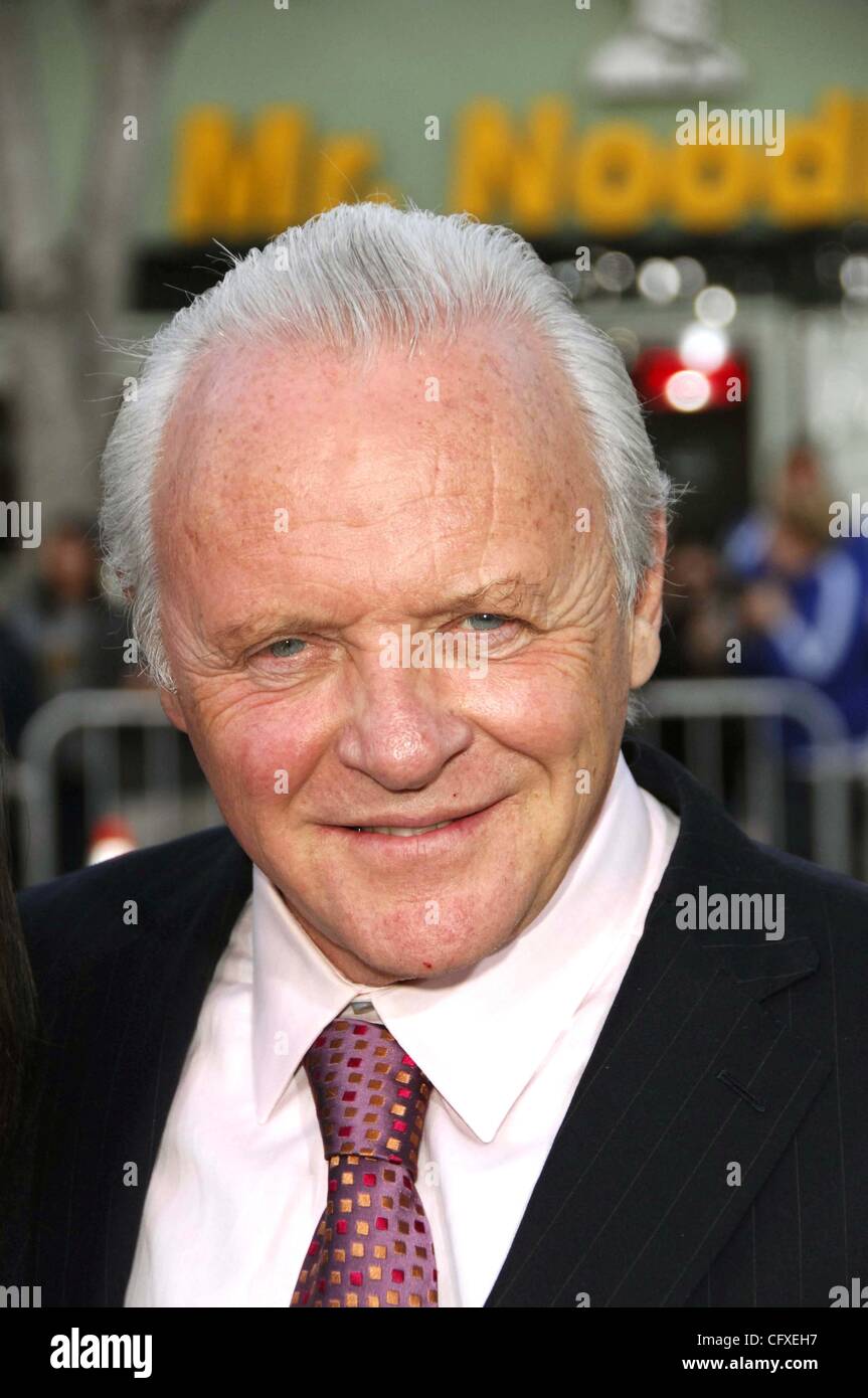 Apr. 11, 2007 - Hollywood, California, Stati Uniti - LOS ANGELES, CA, 11 aprile 2007 (SSI) - -.attore Sir Anthony Hopkins durante la premiere del nuovo film di New Line Cinema, frattura, tenutasi al Mann Village Theatre, 4-11-2007, in Los Angeles. - 2007.K52526MGE(Immagine di credito: Â© Michael Germana/Glo Foto Stock