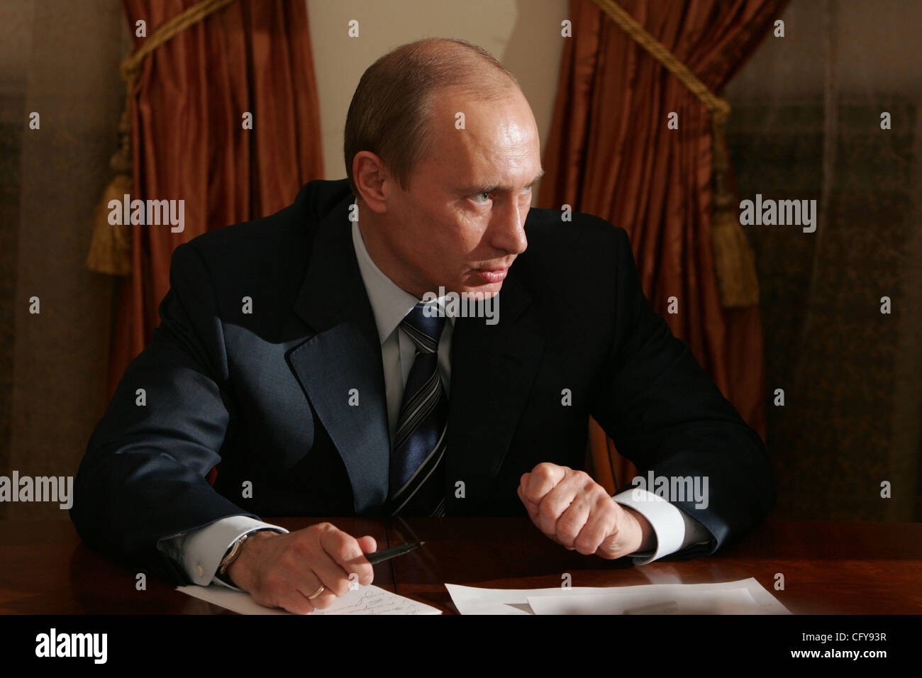 Il presidente russo Vladimir Putin nella sua residenza Novo-Ogarevo. Foto Stock