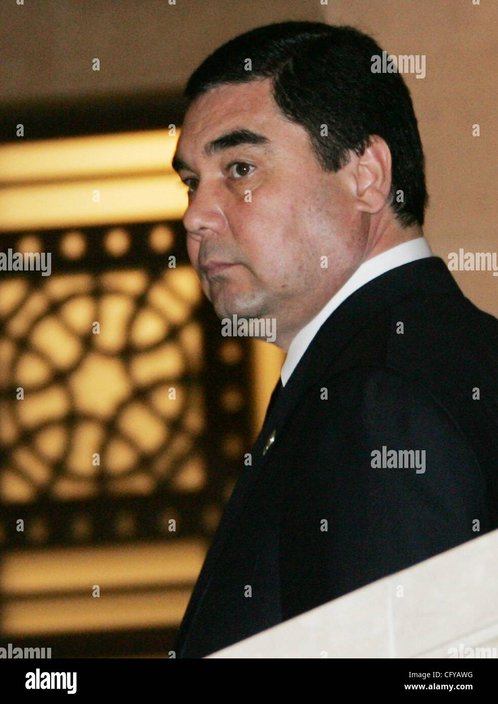 Il presidente russo Vladimir Putin in visita in Turkmenistan. Il Presidente turkmeno Gurbanguly Berdymukhammedov durante l incontro ufficiale in asgabad. Il Presidente Vladimir Putin ha discusso l'accesso al gas turkmeno per le imprese russe. Foto Stock