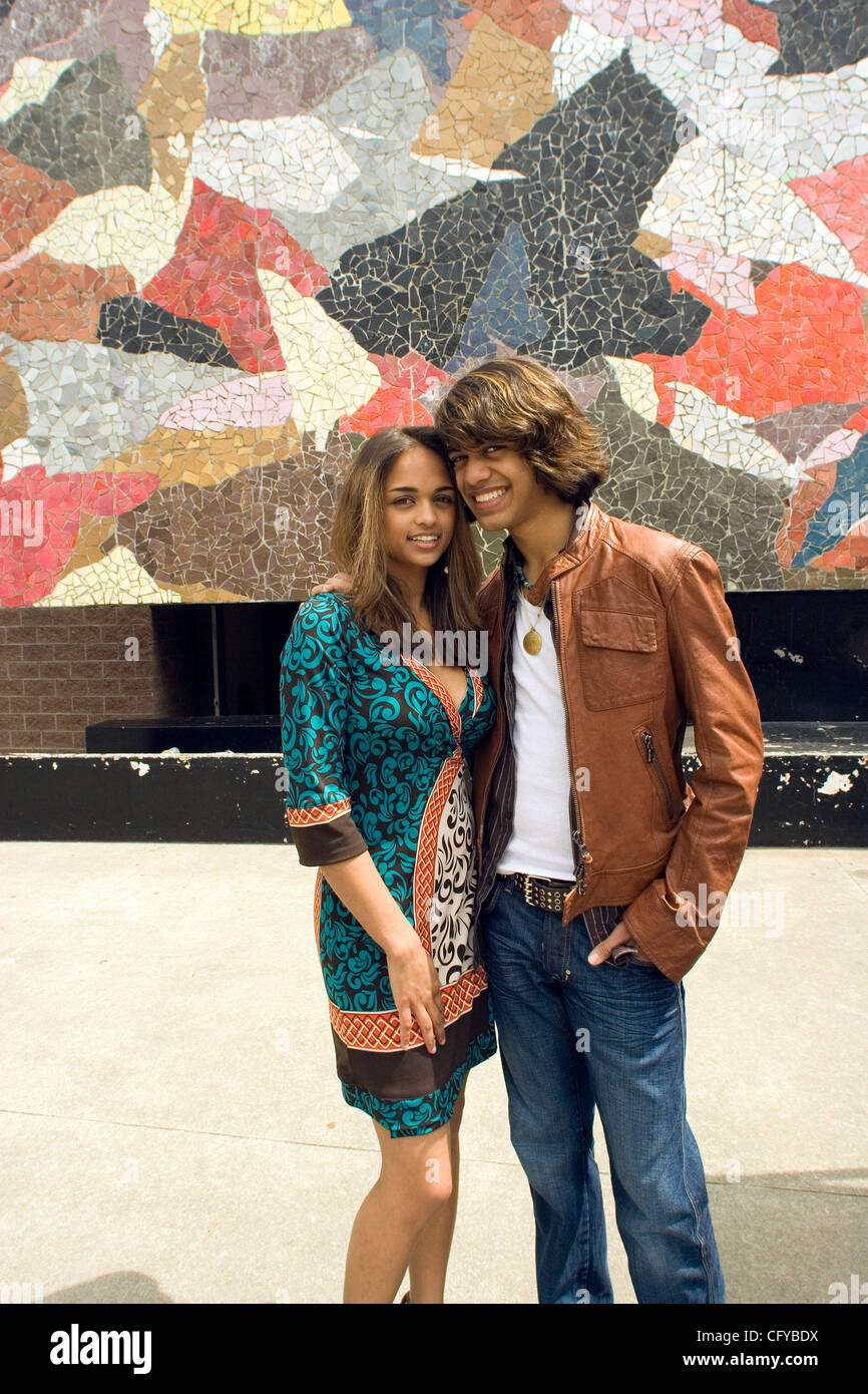 American Idol Sanjaya Malakar, fa la sua prima comparsa in Seattle dopo essere stato votato fuori. Sanjaya mostrato fino a Seattle Center, casa degli Space Needle a firmare autografi e scattare fotografie con ventole. Egli aveva un deludente giro, rispetto al suo aspetto nella sua città natale di Federal Way,W Foto Stock