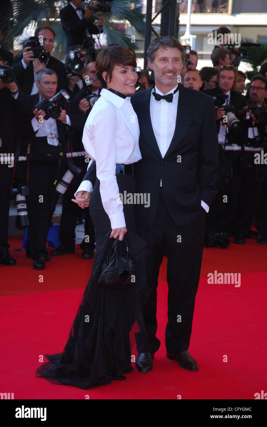 Roulier Daphne e Antoine de Caunes del 2007 a Cannes Film Festival per 'Les Chansons d'Amour" Premiere. Foto Stock