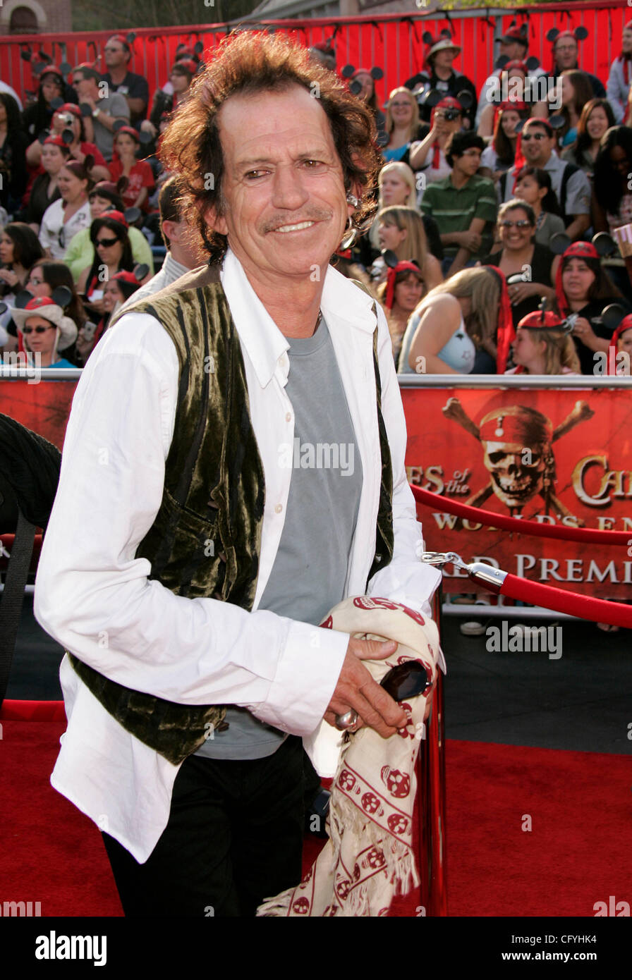 19 maggio 2007 - Anaheim, CA, Stati Uniti d'America - musicista Keith Richards dei Rolling Stones in prima mondiale di "Pirati dei Caraibi: Ai mondi fine" tenutasi presso il Disneyland di Anaheim. (Credito Immagine: © Lisa O'Connor/ZUMA Press) Foto Stock